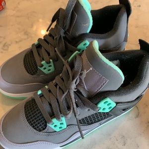 Nike Air Jordan IV Green Glow 4Y or 5 Womens